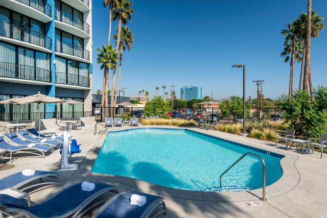 Holiday Inn Express & Suites Santa Ana - Orange County by IHG