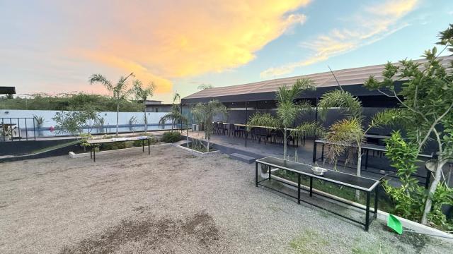 Sunset villa Swimming pool with Rooms