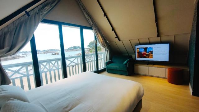 Logis Hôtel Saint Guirec Et De La Plage