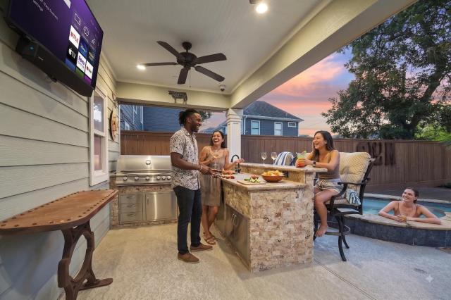 Heights Pool House, Spa & BBQ, Sleeps 16