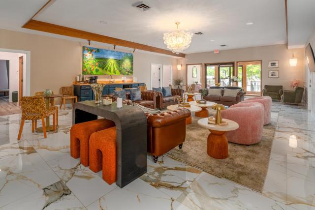 ADA King Suite Accessible, Cobden