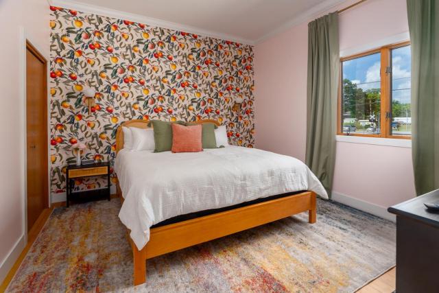 5 King Beds, 2 Hot Tubs, Wine Country