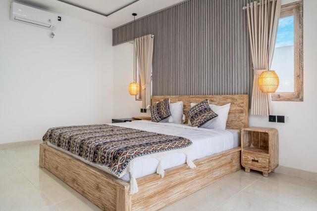Tropical 2BR Pool Villa Walk to Berawa Canggu