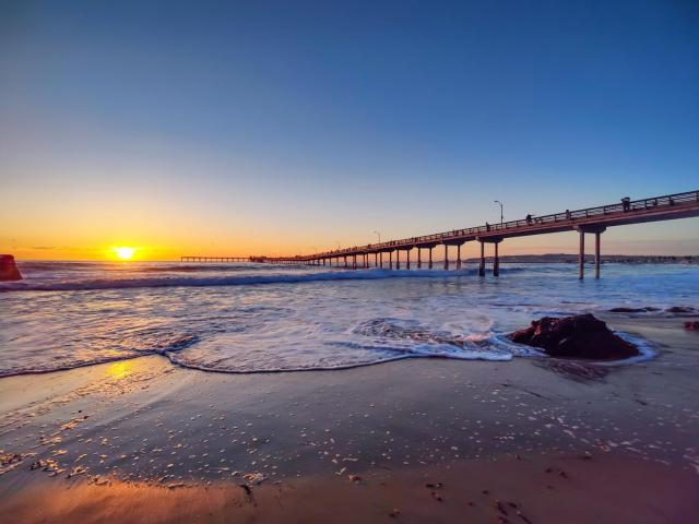 Modern Newly Renovated 2BR Apt in Heart of Ocean Beach