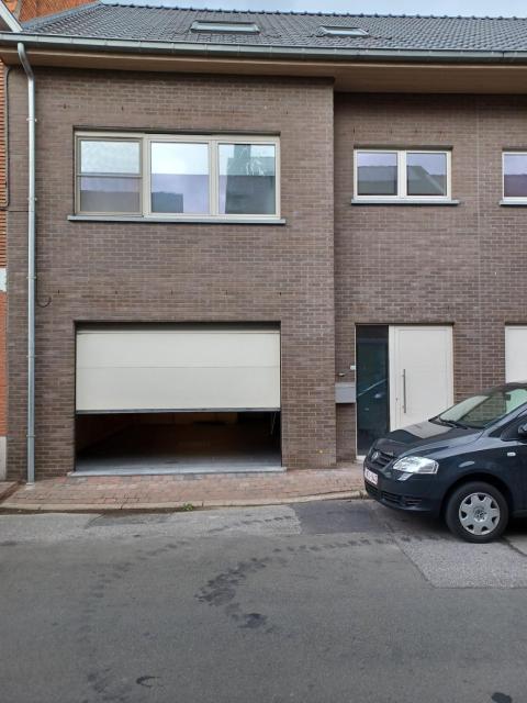 Tinorentals house with 4 bedroom suitable for 6 people