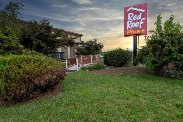 Red Roof Inn PLUS Woodbridge - Carteret