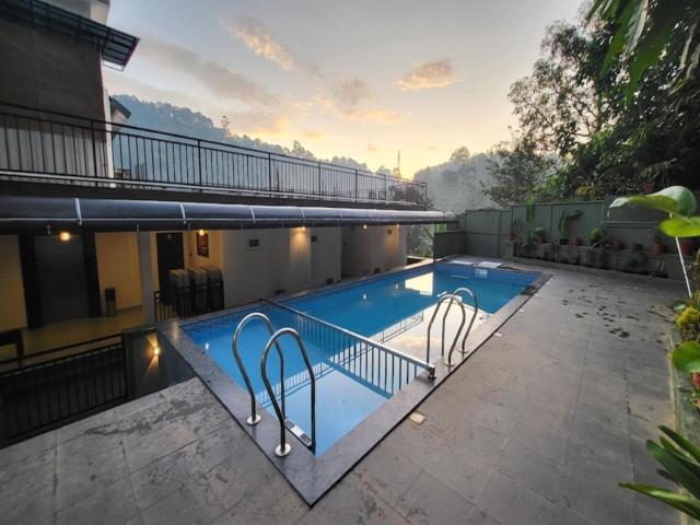 Triple F Inn Munnar - Luxury Pool Resort
