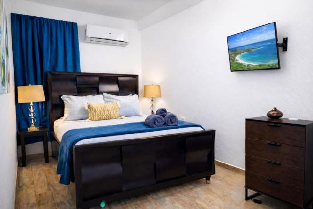 Nature Glow Access, Pets OK, Parking, AC and WiFi
