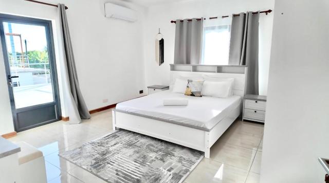4 Bed Luxury Villa With Private Pool