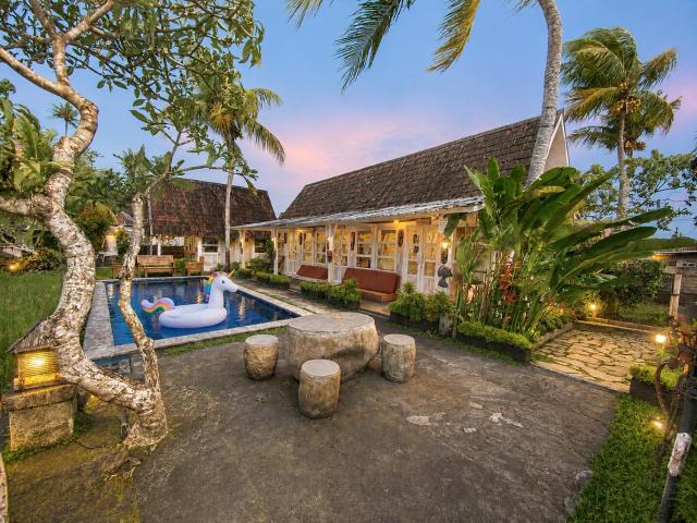 5BR pvt pool wooden house near ubud By iLys C