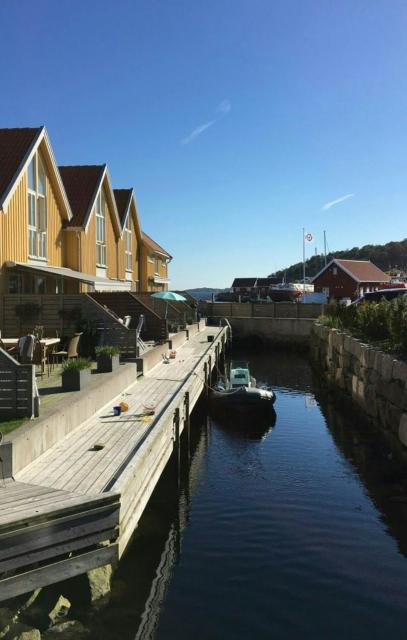 Seaside cabin with private beach and jetty Hvaler