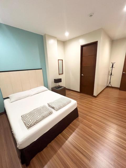 Private and quiet for 2 at wsi residences Makati City