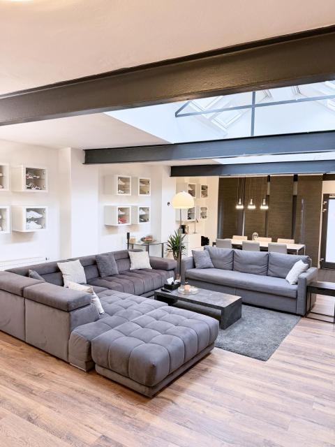 White Lofty und White Studio