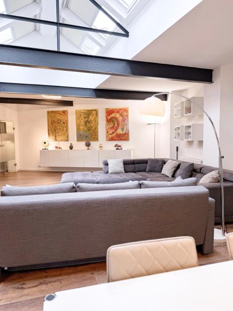 White Lofty und White Studio