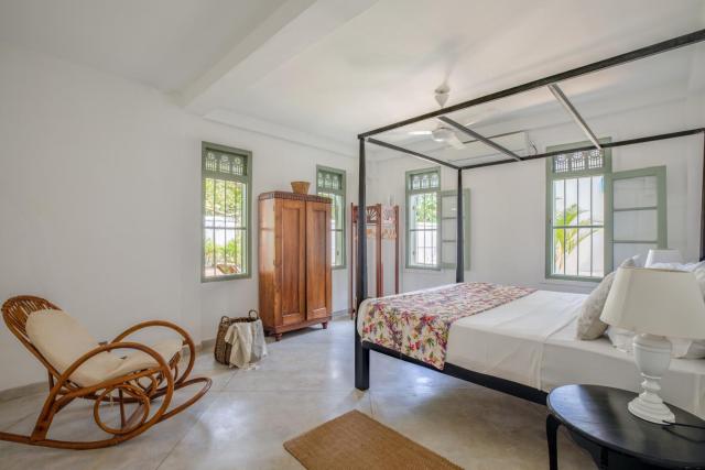 Wijaya Giri walkable to beach pool chef