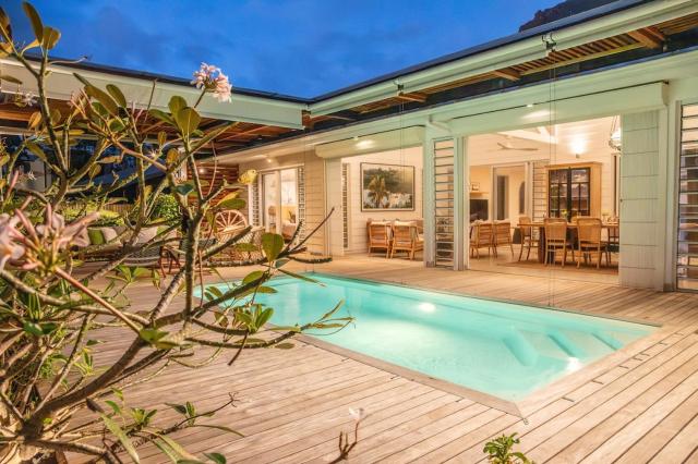 Luxury Beachfront Villa Private Pool & Beach