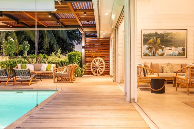 Luxury Beachfront Villa Private Pool & Beach