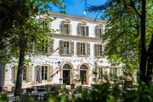 Domaine de Chateauneuf Hôtel sur Golf au pied de la Sainte Baume au coeur de la Provence