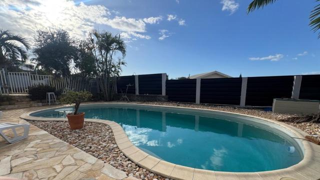 Independent bohemian cozy space Pool and Parking Saint-Gilles