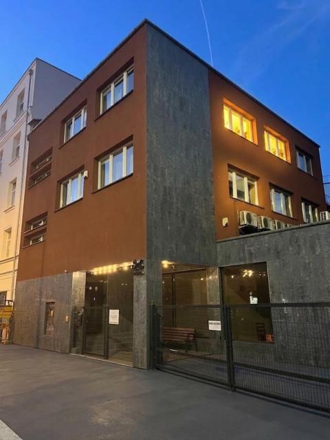 FLOW Rooms & Apartments & Hostel