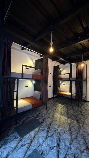 A Lounge Hostel