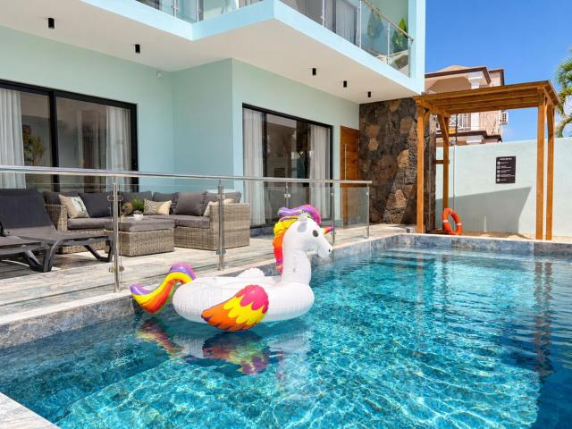 Villa Siaan- 3 bedroom with private pool in Grand bay