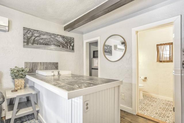 San Ayre Court - The Granite Peak Two-Bedroom Suite (Unit 8)