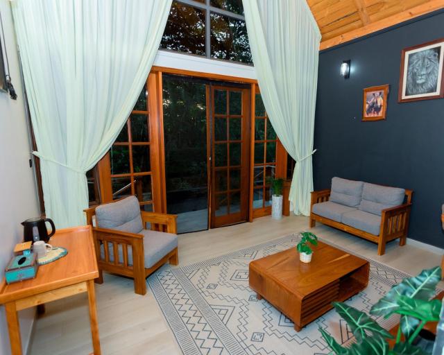 Glady's Private Garden Cabin
