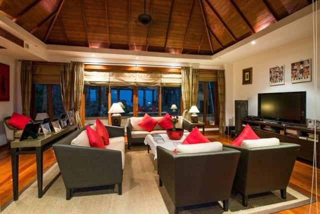 Villa Morel, 7BR Hilltop Estate with Pool & Sauna