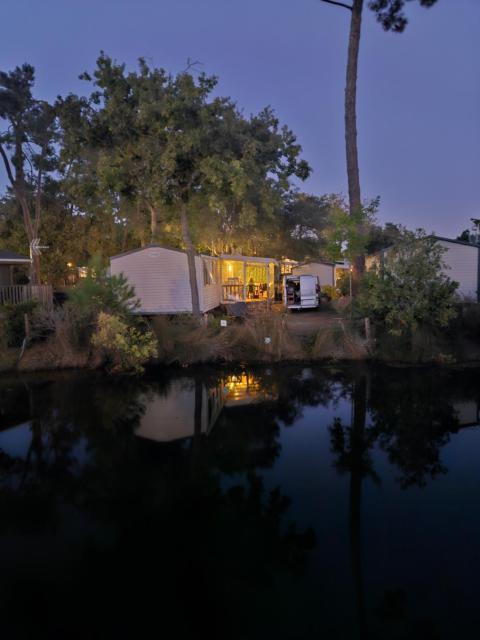 Au bord de l'eau "chez Michèle" -Camping Les Viviers-
