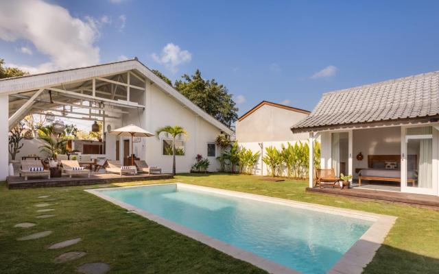 3BR Garden Villa with Expansive Pool in Bingin