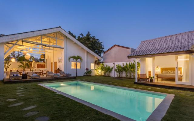3BR Garden Villa with Expansive Pool in Bingin