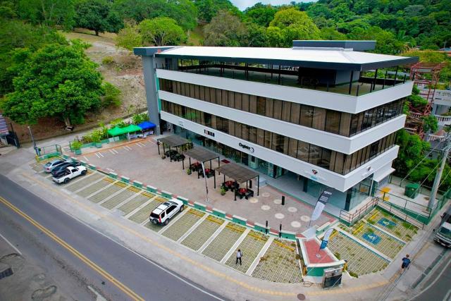 Hotel Plaza Iguana
