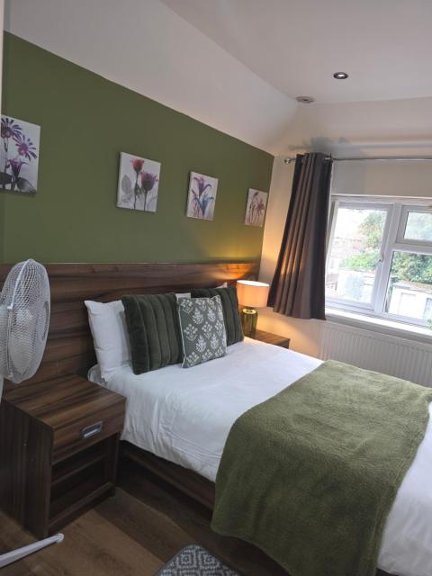 Langley Guest House Nr Pinewood Studios