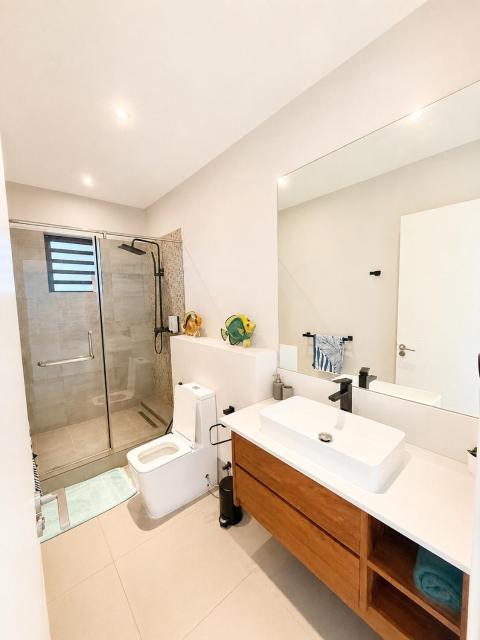 One Bay Penthouse-Rooftop private pool, sea view