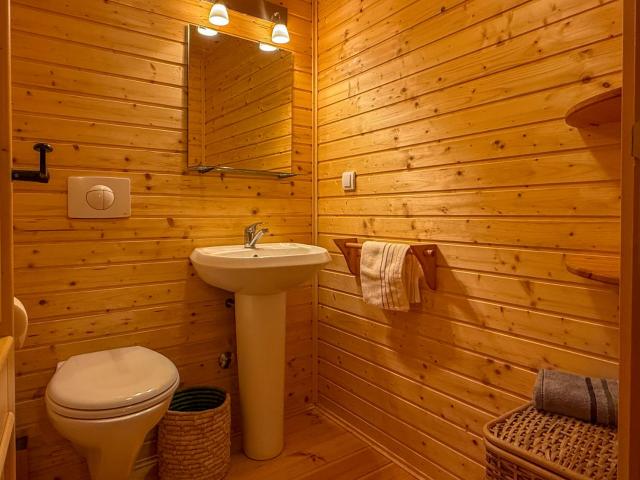 Guest House Poleska Mountain Cabin with Pool