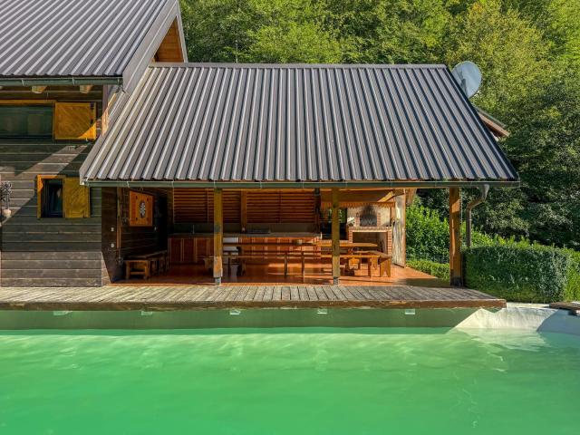 Guest House Poleska Mountain Cabin with Pool