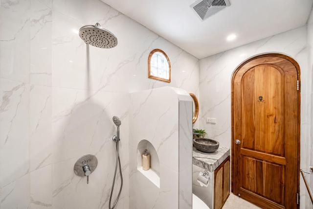Rivercrest 3BR Villa with Rooftop & Pool near Canggu