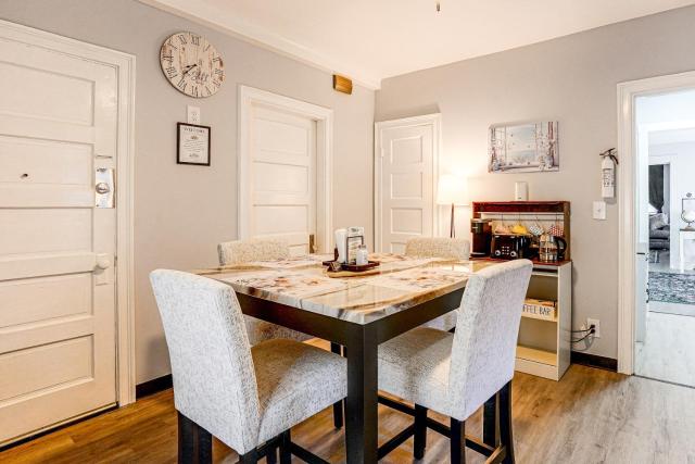 2-Bedroom Bed & Breakfast in Adorable Lynn w/ A/C