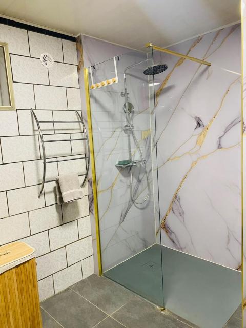 T3 Privé et Moderne Piscine Clim Baby-foot