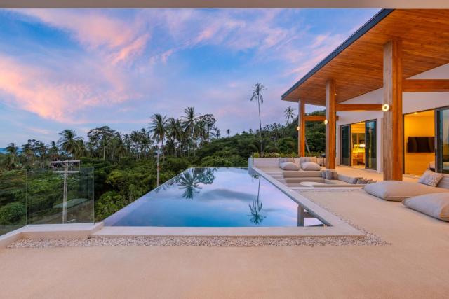 Luxury 4BR SeaView Pool Villa Sauna CrystalBay