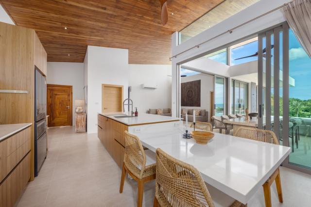 Luxury 4BR SeaView Pool Villa Sauna CrystalBay