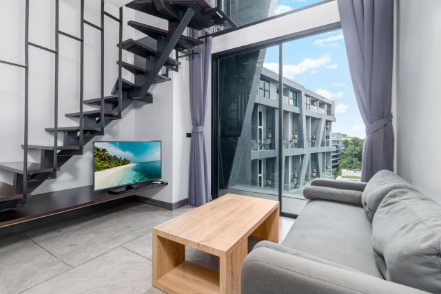 Duplex with Balcony Pool and Nature Views in Nai Harn - UTL A310