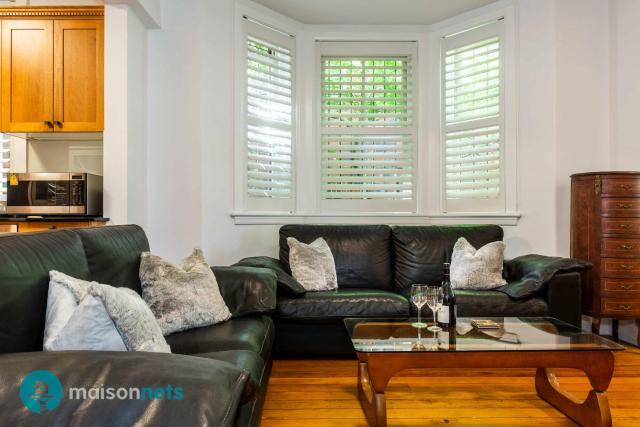 Art Deco Haven Near Bondi & Rose Bay