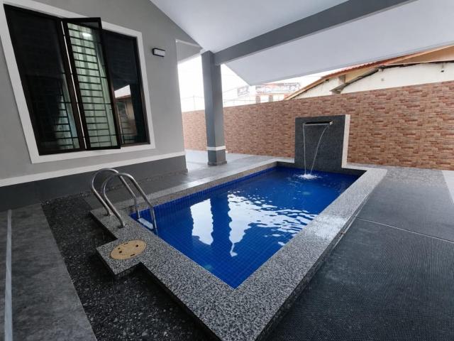 Amzar Homestay with Private Pool