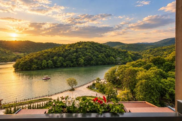 Macara Lake Park