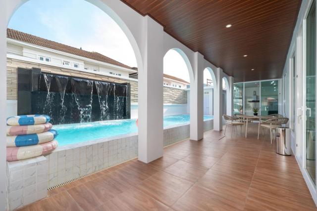 Luxury 6BR Pool Villa A Patong 5 Mins to Beach