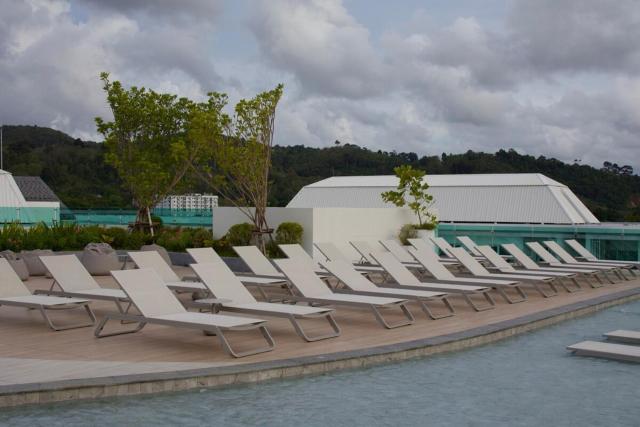 Resort-style 1BR with rooftop pool, Nai Yang