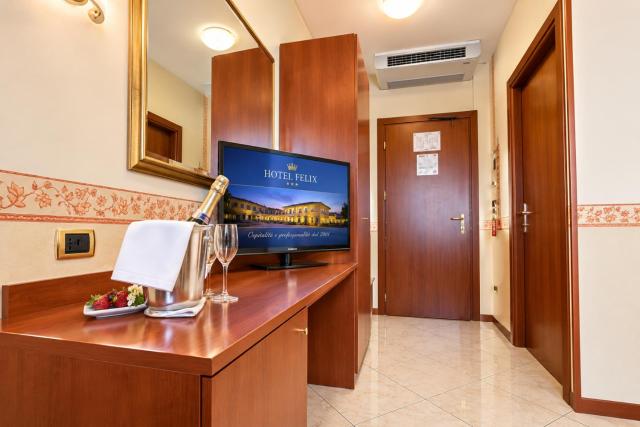 Felix Hotel & Residence