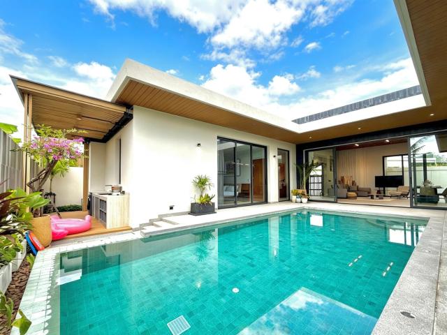 4BR Private Pool Villa near Sea & Chalong Pier